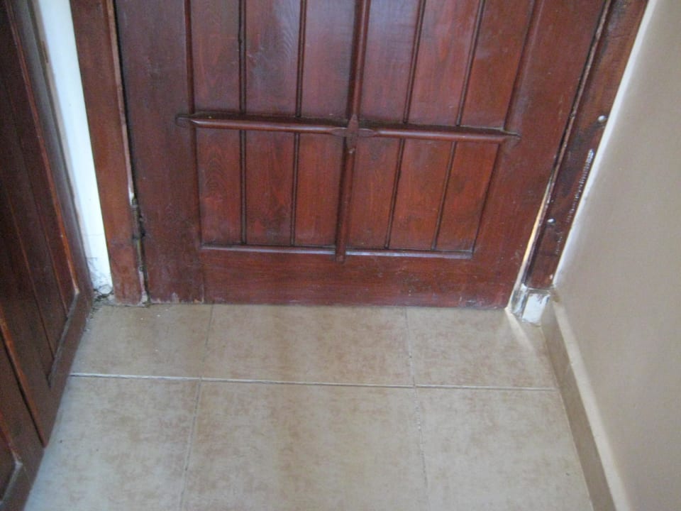 Tür Eingang zum Zimmer von innen Tivoli Hotel Aqua Park