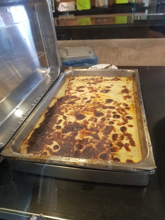 Gastro Lotus Bay Beach Resort