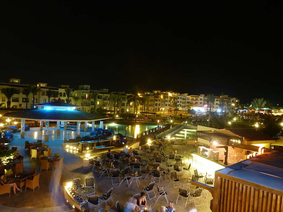 Hotelanlage bei Nacht Pickalbatros Dana Beach Resort - Hurghada