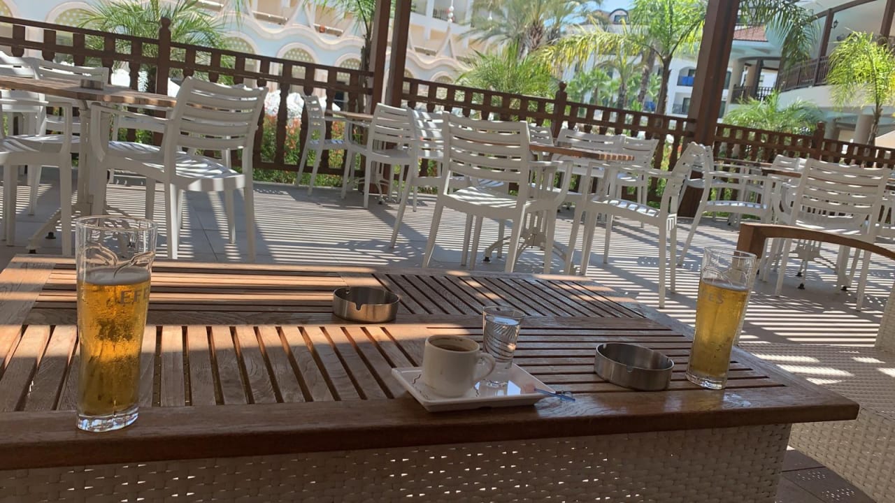 Strand Well Palace Side