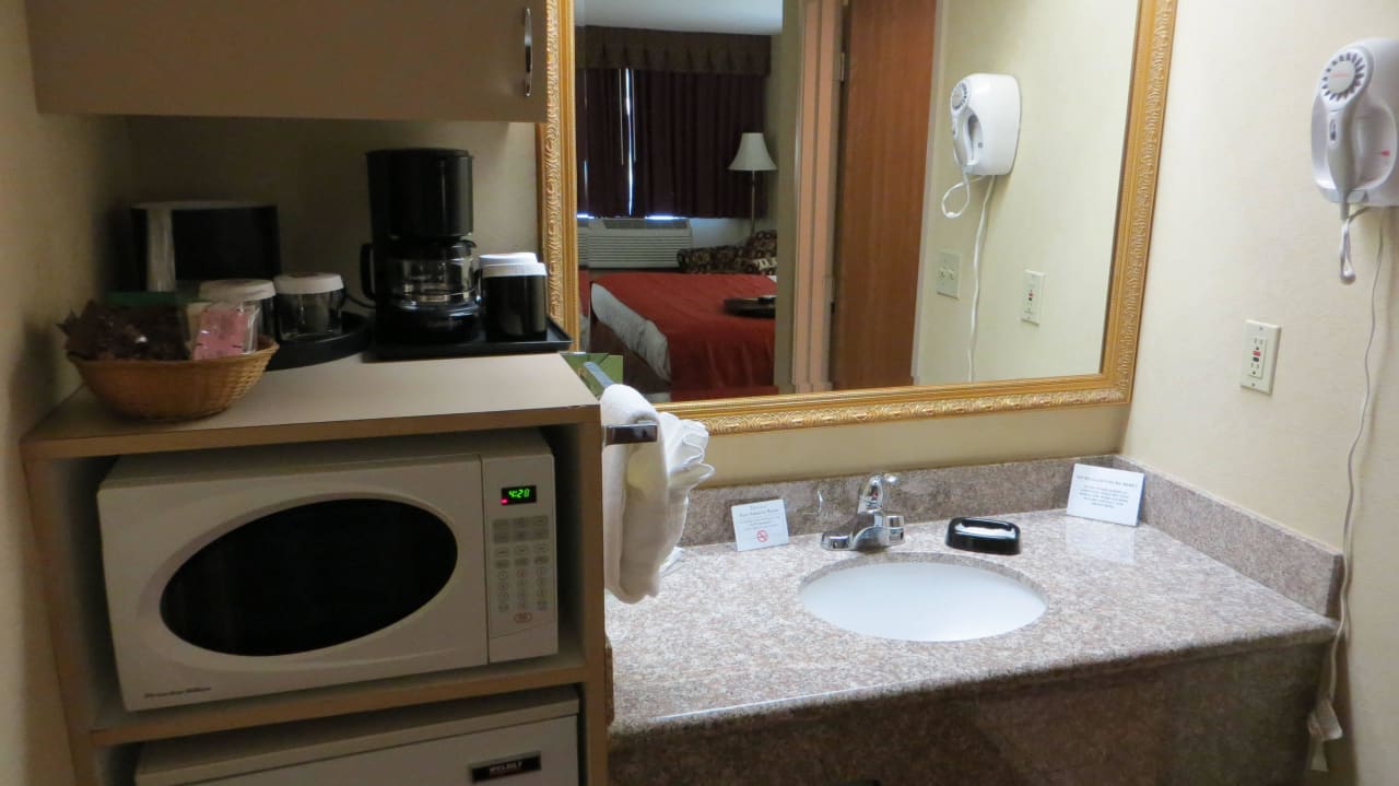 Schmaler Waschbereich Clarion Inn Blythe