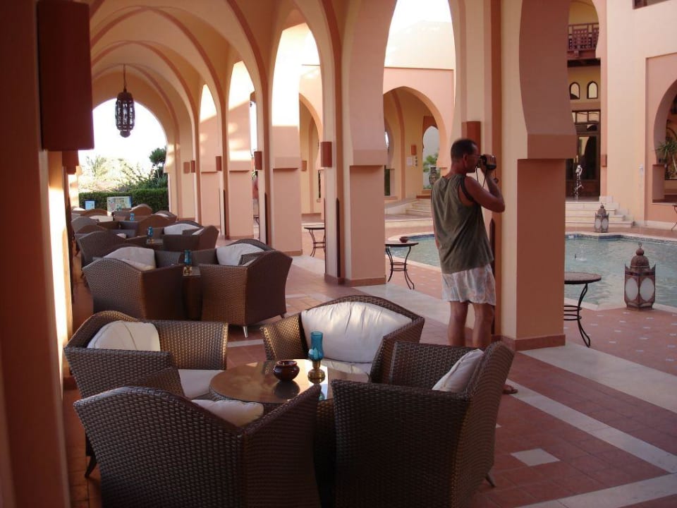 Ruhezone in Lobby Nähe Steigenberger Coraya Beach - Adults only