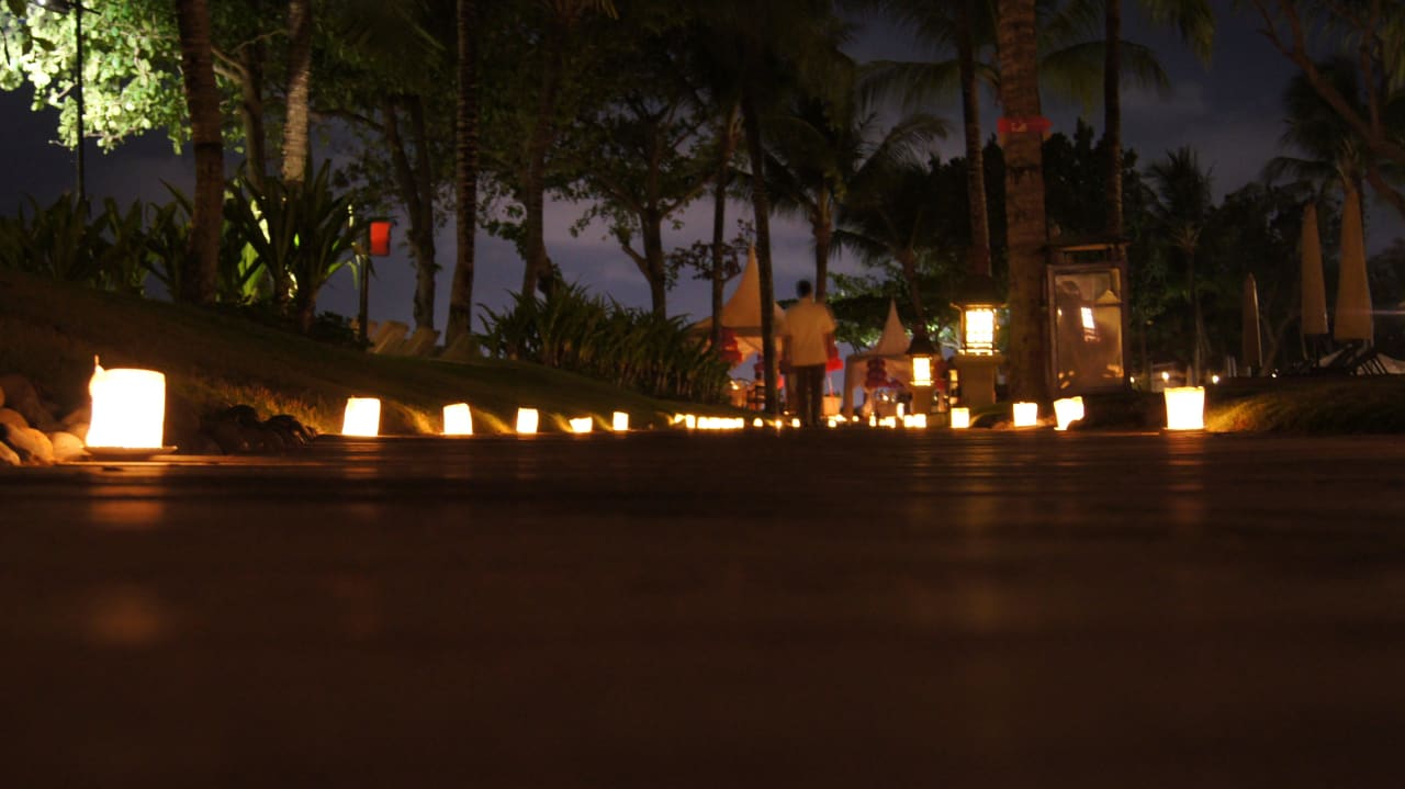 Garten am Abend InterContinental Bali Resort