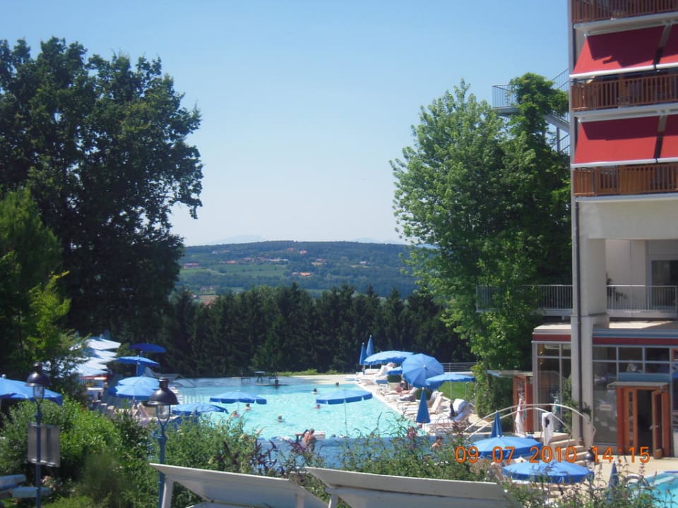 Sportbecken mit Blick auf Bad Waltersdorf Hotel & Spa Der Steirerhof Bad Waltersdorf