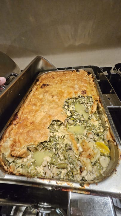 Gastro Rose Rayhaan by Rotana