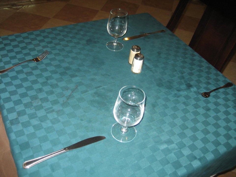 Dreckige Tischdecken bereits schon am frühen Morge Sol Hicacos Varadero