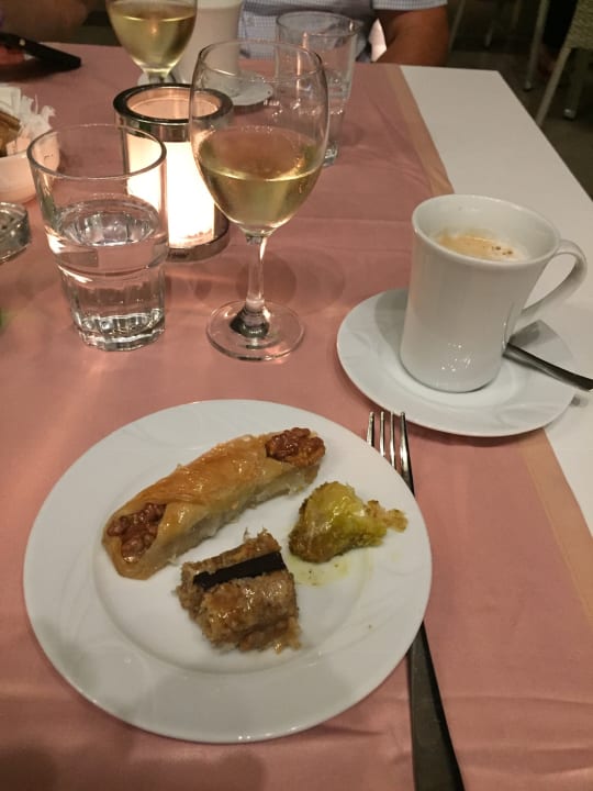 Gastro Xanadu Resort Hotel