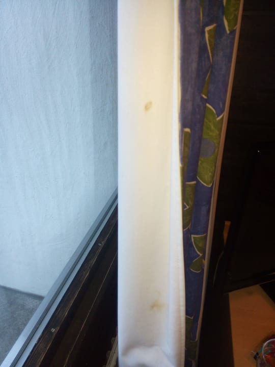 Fleckige verschlissene Gardinen Jungfrau Lodge, Swiss Mountain Hotel