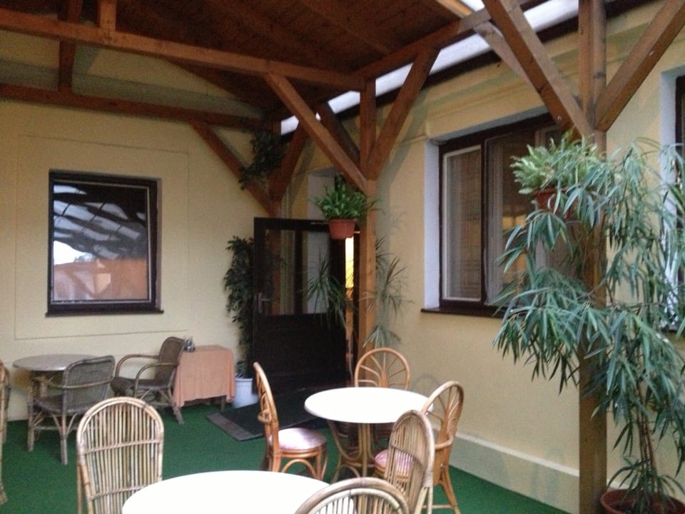 Garden in the morning Hotel Merkur