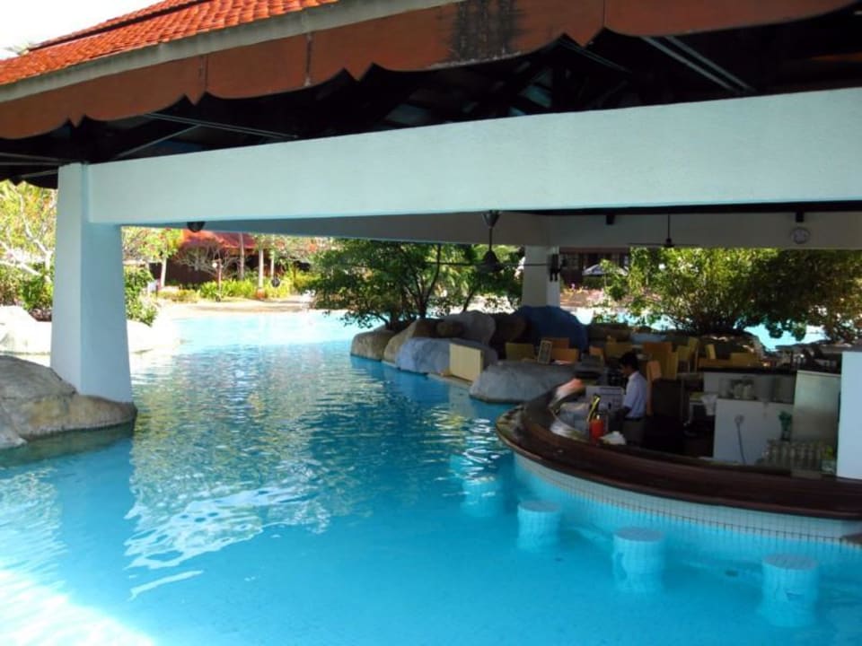 Poolbar Pelangi Beach Resort & Spa