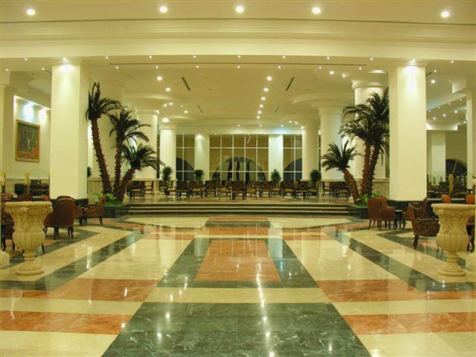 Lobby Bar am Abend Pyramisa Beach Resort Sahl Hasheesh