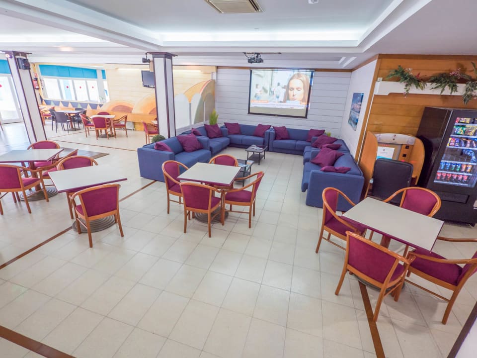 Lobby Hotel Golden Sand