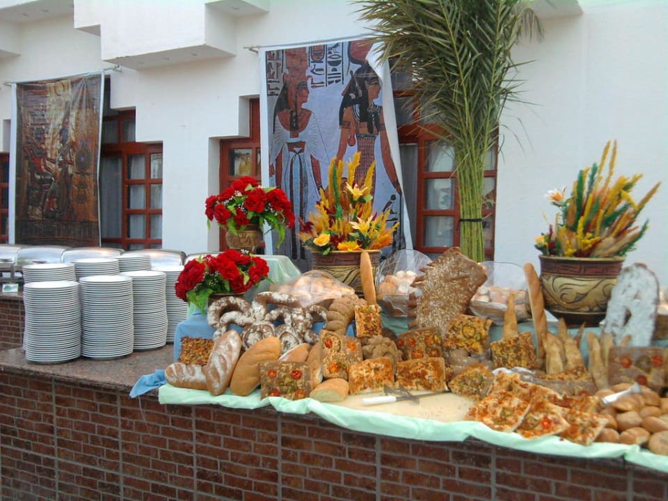 Dinner Büffet im Freien Menaville Safaga