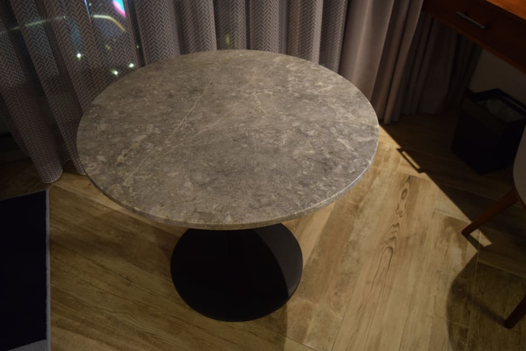 Zimmer The WB Abu Dhabi, Curio Collection By Hilton