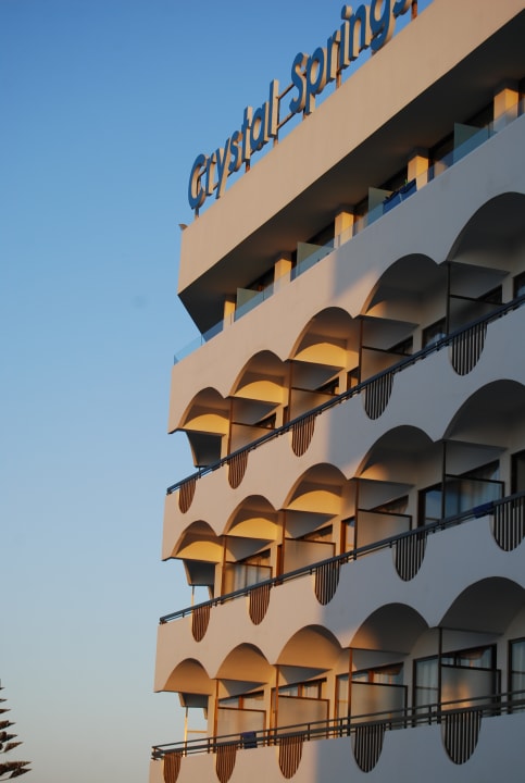 Außenansicht Crystal Springs Beach Hotel