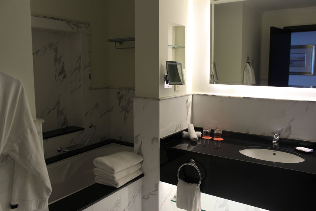 Bad Hotel Le Meridien Al Aqah Beach Resort