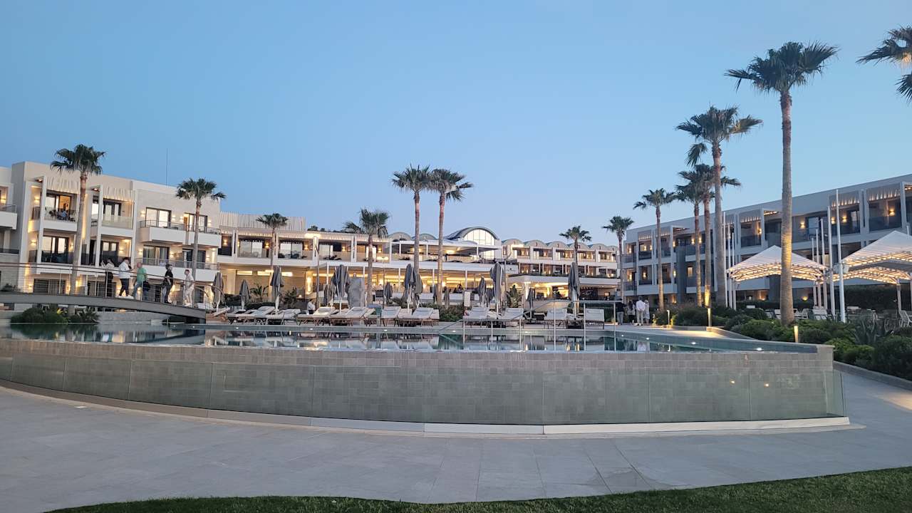 Außenansicht AMIRA Luxury Resort  Adults Only