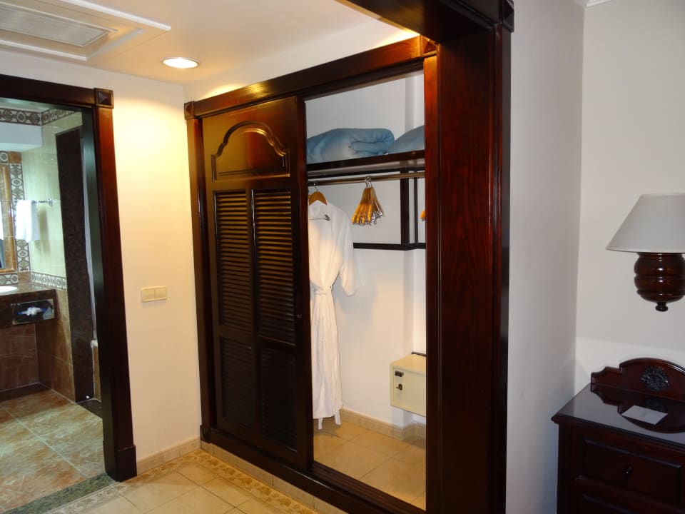 Diele mit Schrank Hotel Riu Ocho Rios