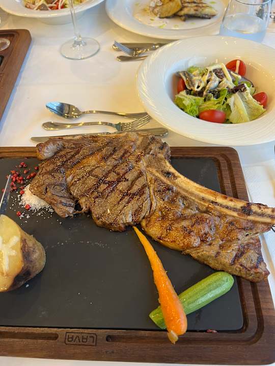 Gastro Adora Hotel & Resort
