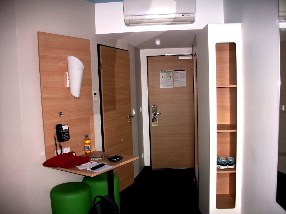 Flur B&B Hotel Freiburg-Süd