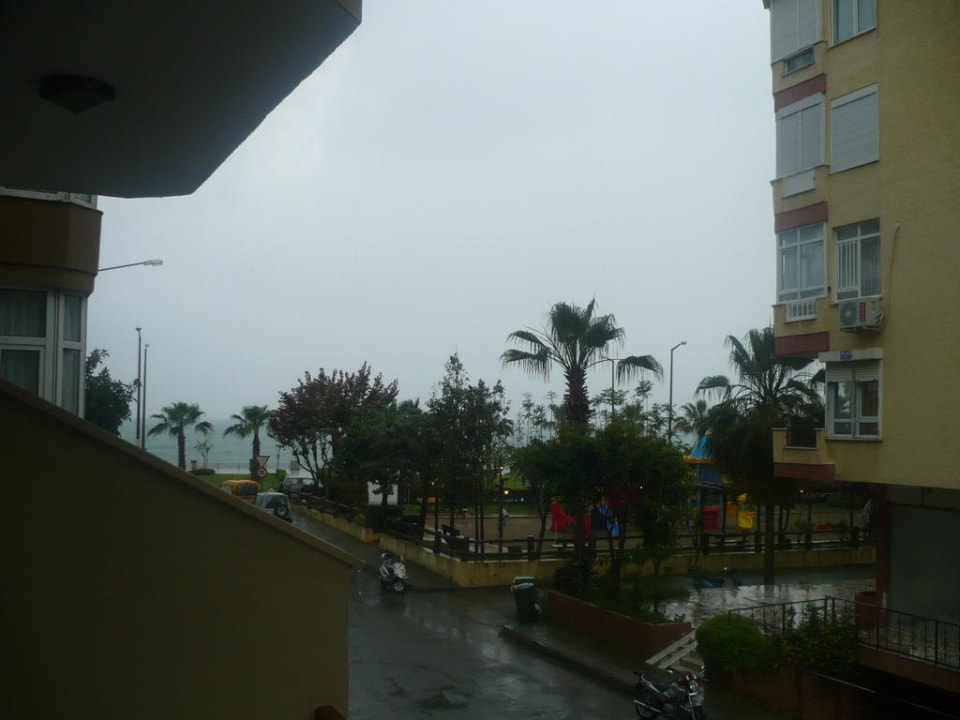 Balkonblick links Hotel Kleopatra Alis