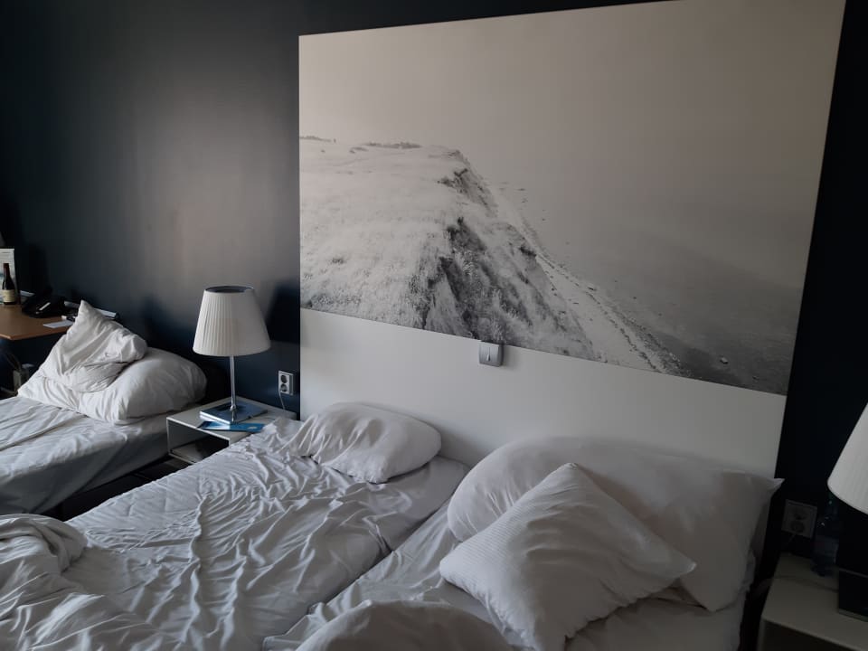 Zimmer Clarion Hotel Sign