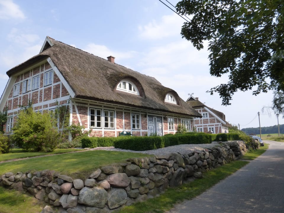 Ansicht von der Straße her Landhaus Vilmnitz