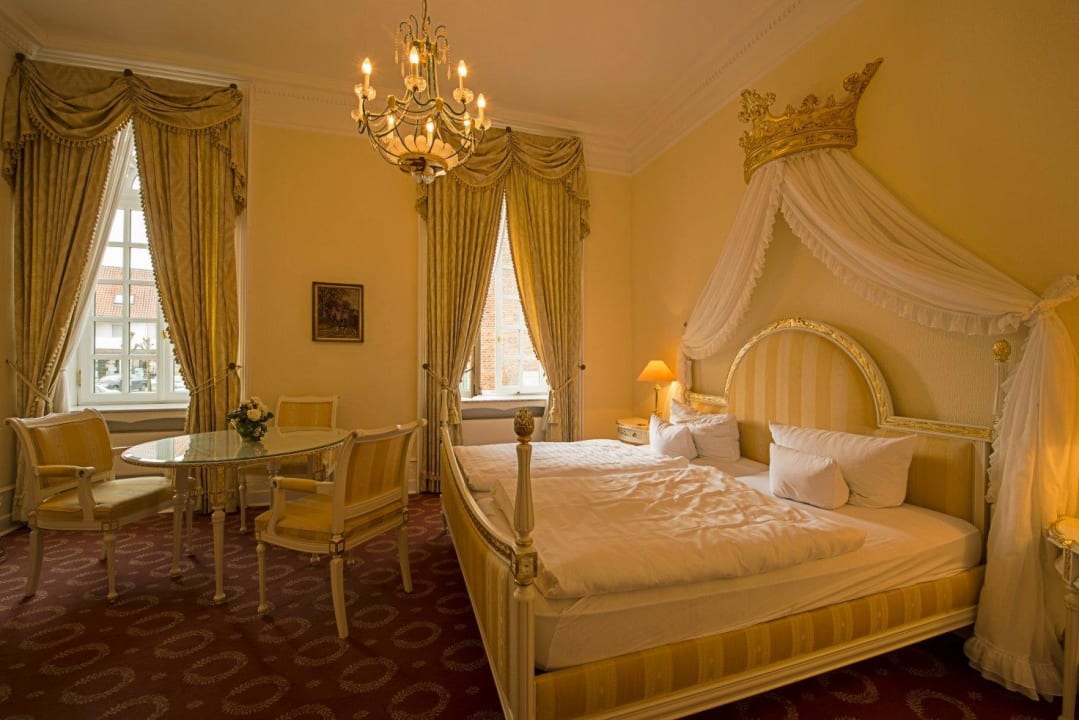 Zimmer im der Kategorie "klassisch-burgstil" Burghotel Haselünne
