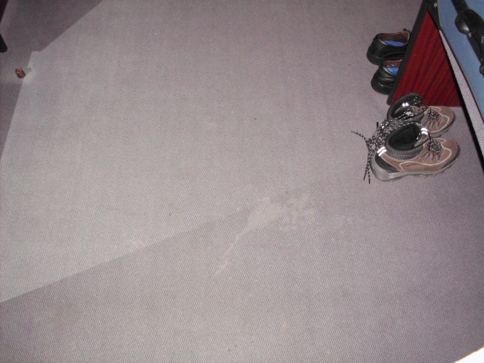 Verdreckter Teppich Zimmer Augustiner Hotel