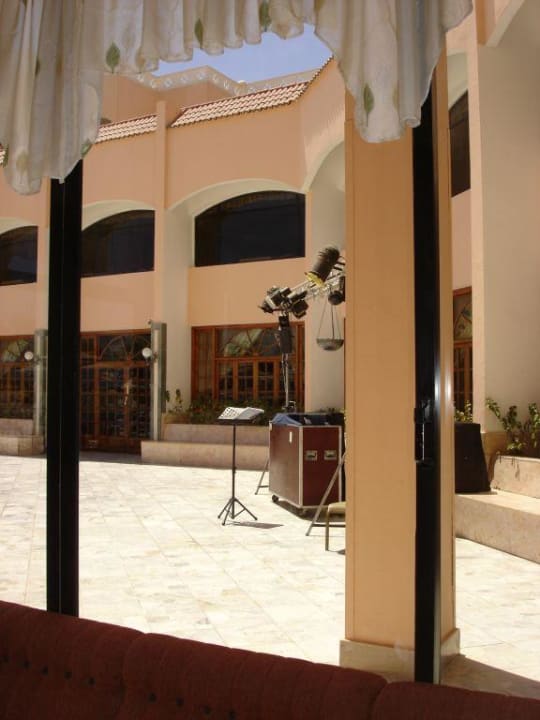Ein Teil der Terrasse Beach Albatros Resort