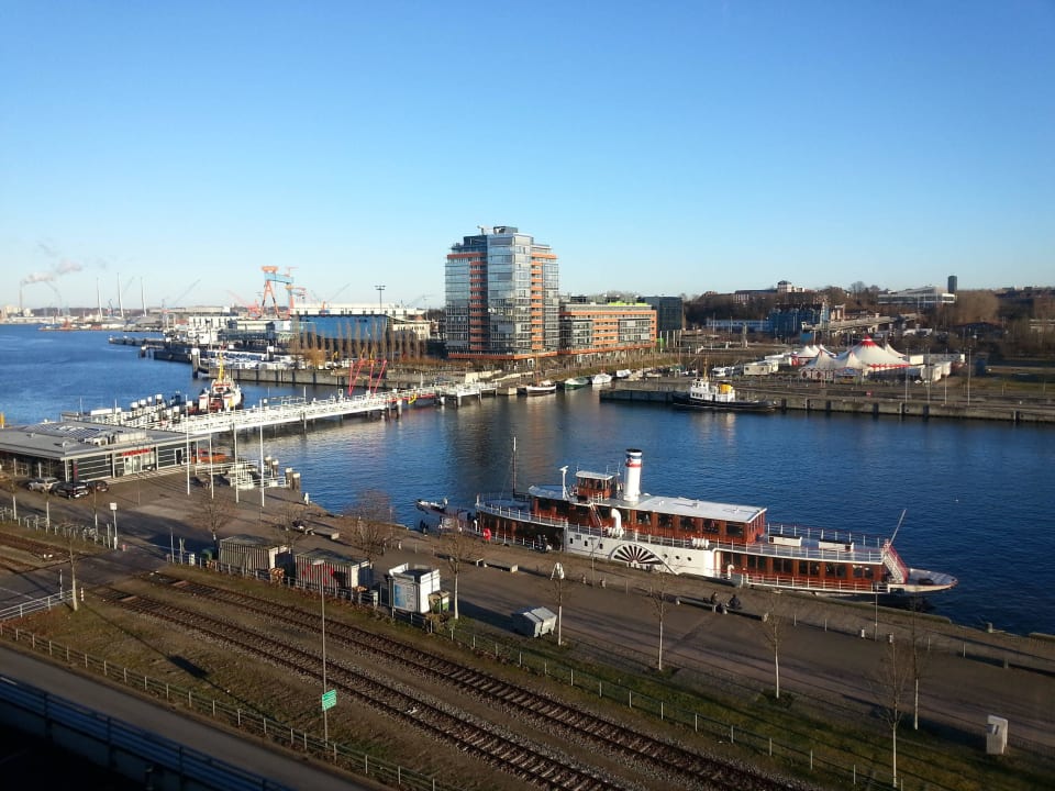 Zimmerausblick zur Hörn (2) IntercityHotel Kiel