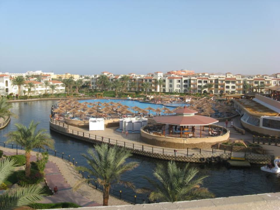 Insel mit Pool Pickalbatros Dana Beach Resort - Hurghada