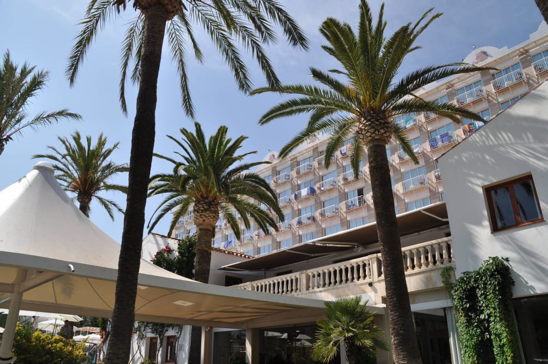 Hotelansicht mit Eingangsbereich Minura Cala Galdana & Apartamentos d'Aljandartos d'Aljandar