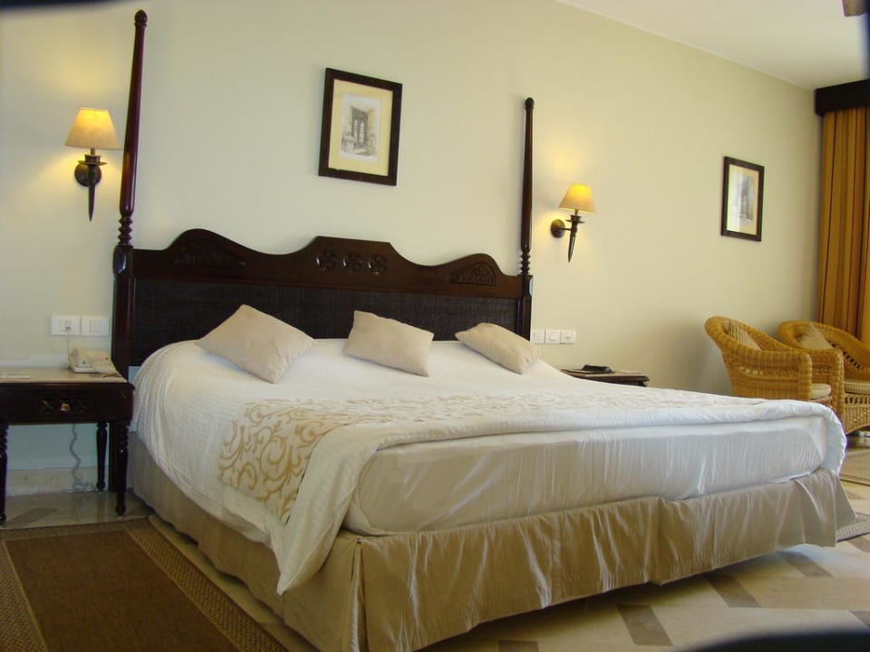 King Size Bett  Steigenberger ALDAU Beach Hotel