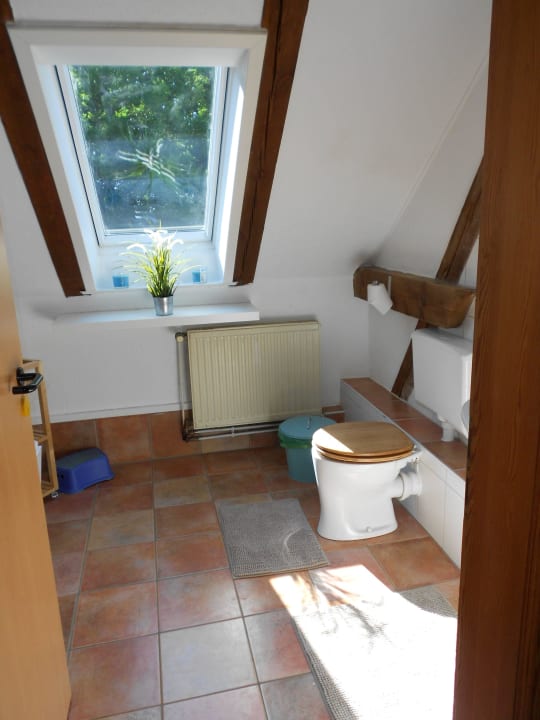 Blick ins Badezimmer  Große Ferienwohnung in alter Villa