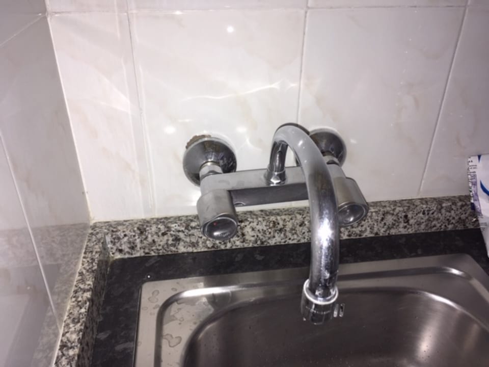 Zimmer Corona Roja