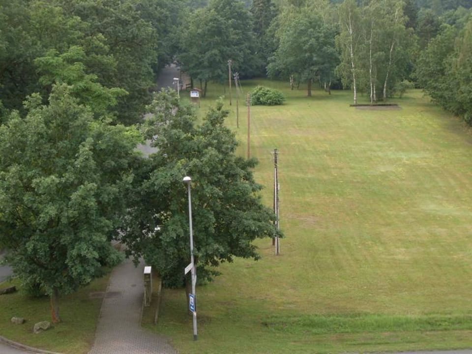 Weg zum Campingplatz Holiday Inn Express Frankfurt - Airport