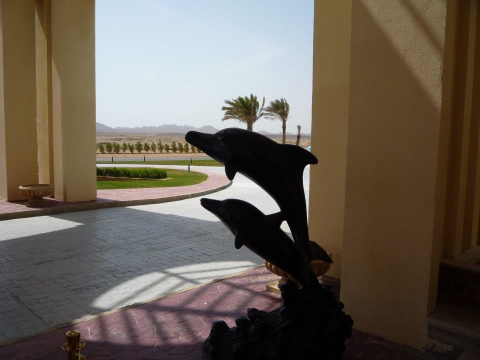 Vstup do hotelu Coral Hills Resorts & SPA