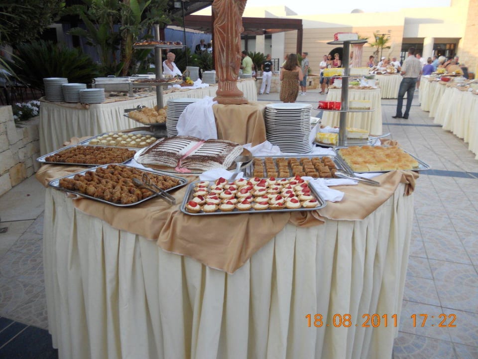 Buffet Grand Hotel Holiday Resort