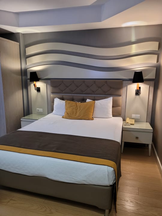 Zimmer Saturn Palace Resort Hotel