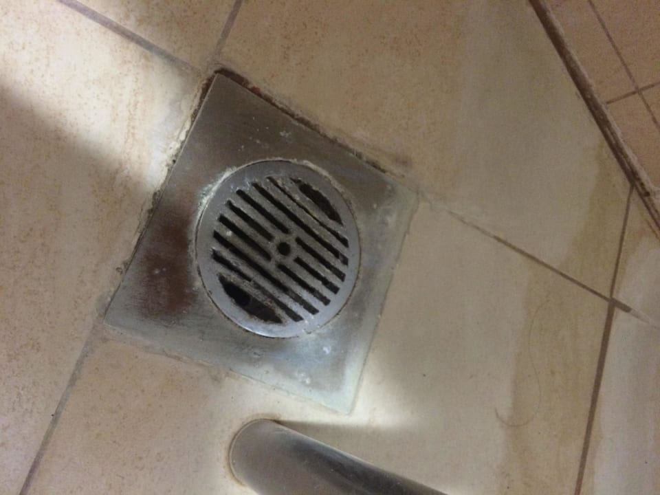 Schmutziger Abfluss Hotel Calypso Beach