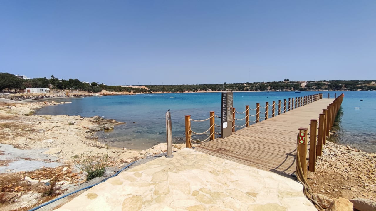 Strand Anda Barut Collection