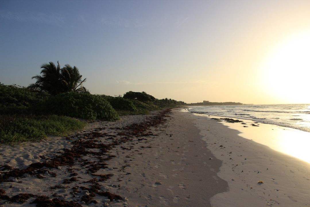 Ungenutzer Strand links vom Kantenah Grand Palladium Kantenah Resort & Spa