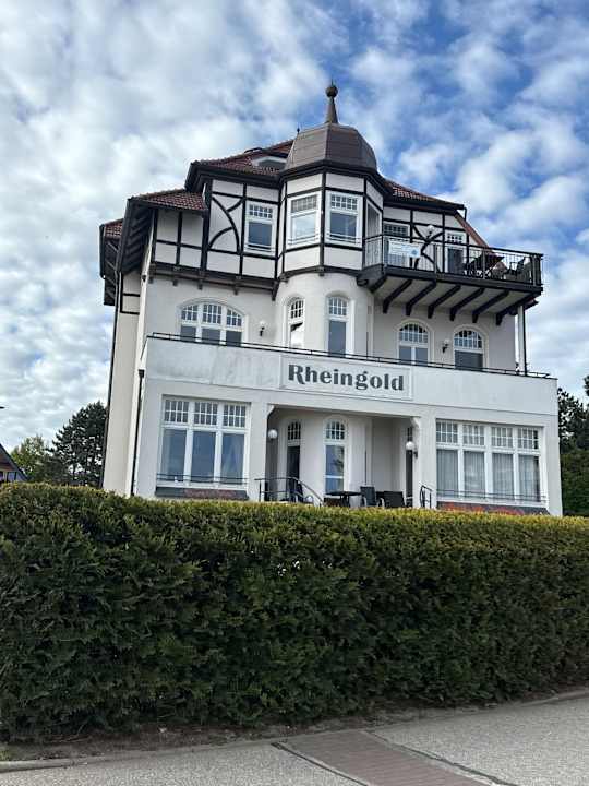 Außenansicht Villa Rheingold