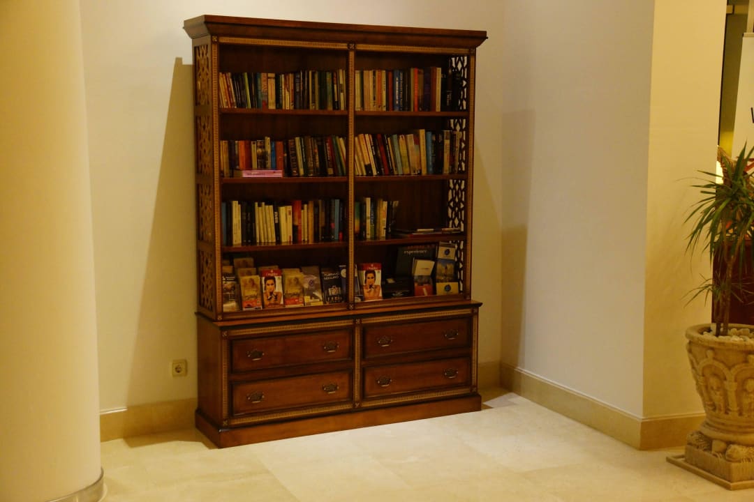 Bücher von den Hotelgästen zum Lesen Grupotel Playa de Palma Suites & Spa