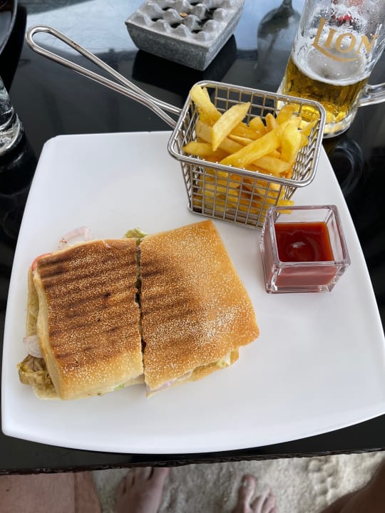 Gastro Adaaran Select Meedhupparu Island Resort - Premium All Inclusive