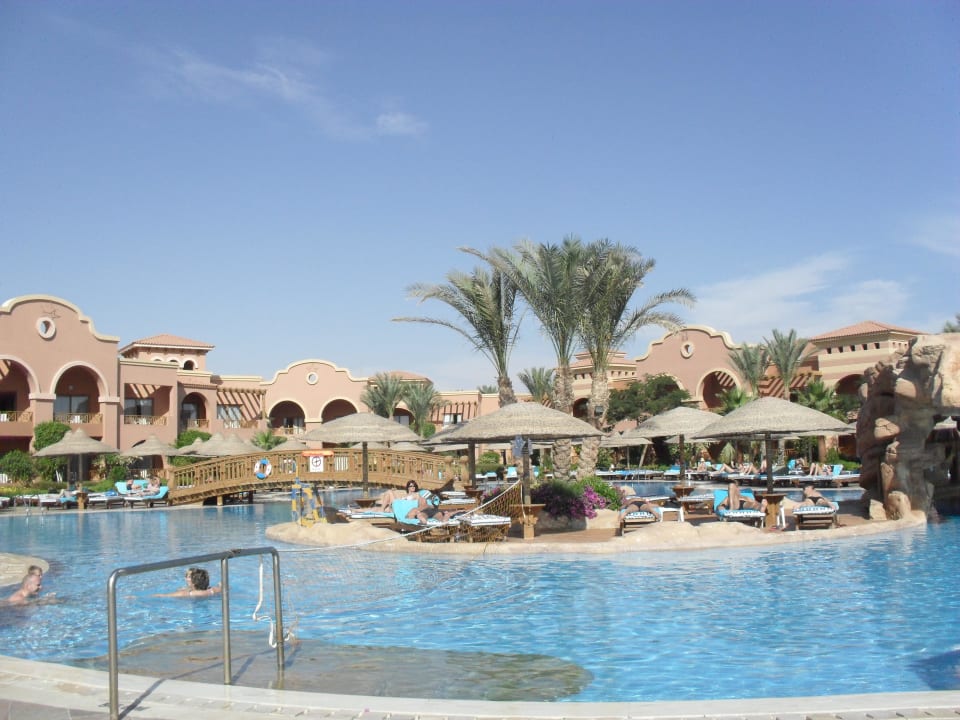 Basen Charmillion Gardens Aquapark