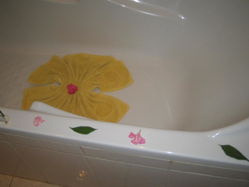 Geschmückte Badewanne Hotel Eden Star