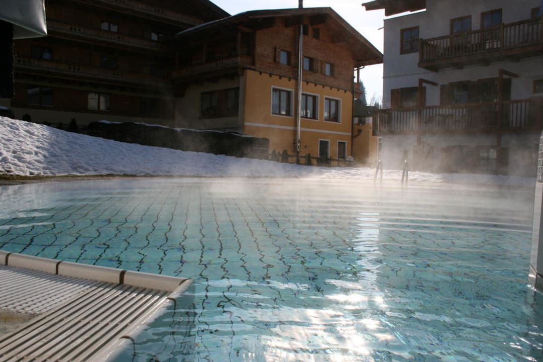 Außenpool Gut Wenghof - Family Resort