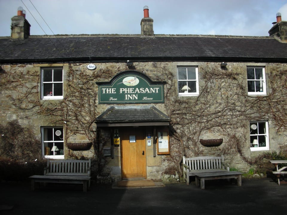 Eingang Pub Hotel The Pheasant Inn